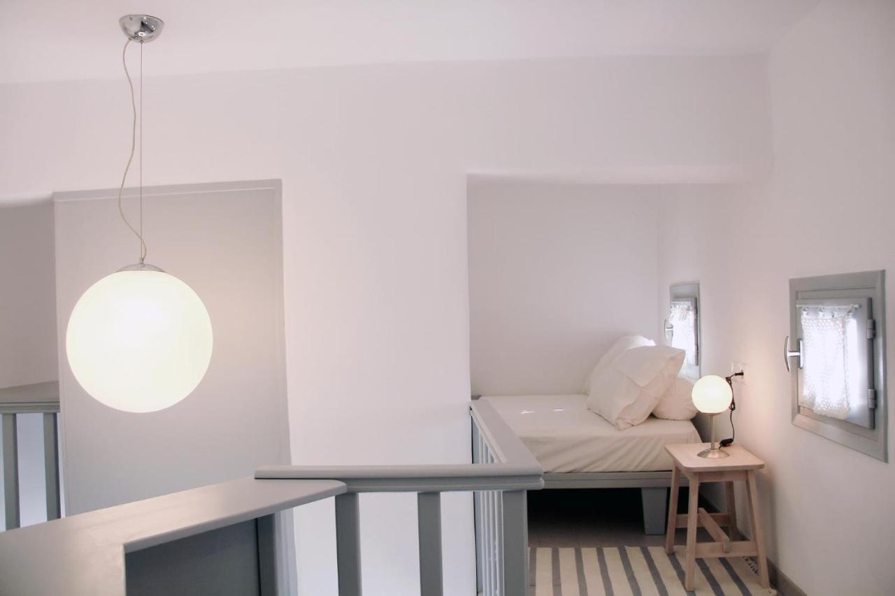 Cozy Guesthouse - Agios Romanos Bagian luar foto