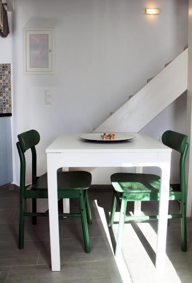 Cozy Guesthouse - Agios Romanos Bagian luar foto
