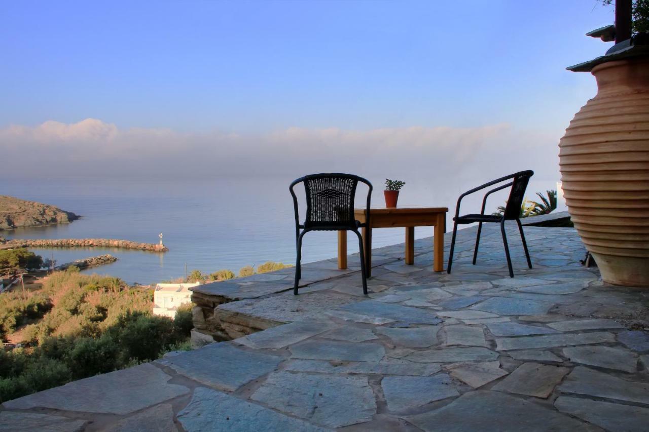 Cozy Guesthouse - Agios Romanos Bagian luar foto