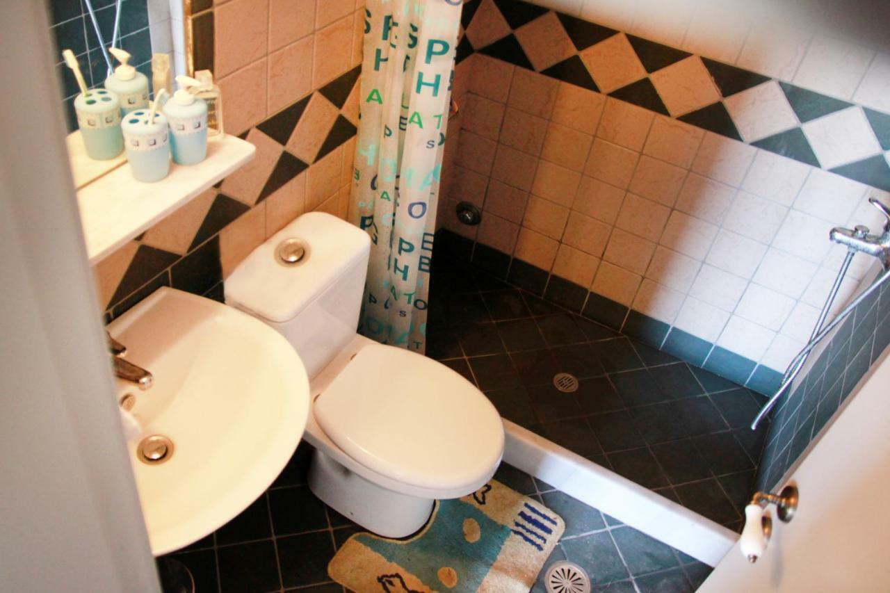 Cozy Guesthouse - Agios Romanos Bagian luar foto