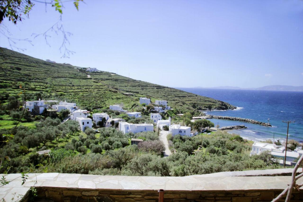 Cozy Guesthouse - Agios Romanos Bagian luar foto